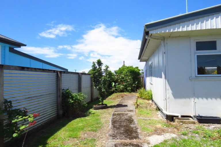 Photo of property in 177 Derby Street, Westport, 7825