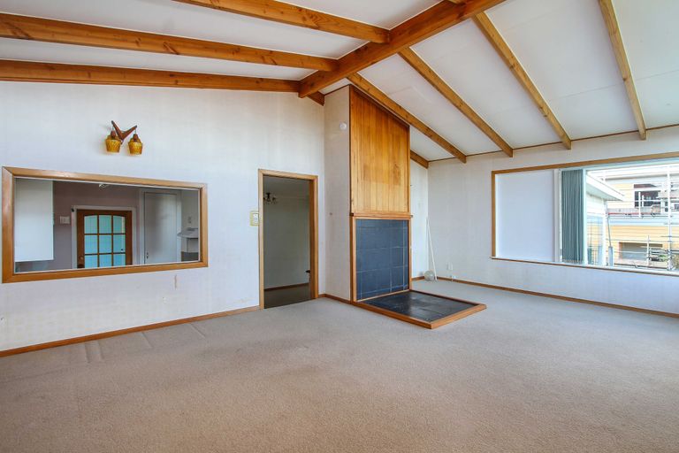 Photo of property in 1 Coronation Road, Hillcrest, Auckland, 0627