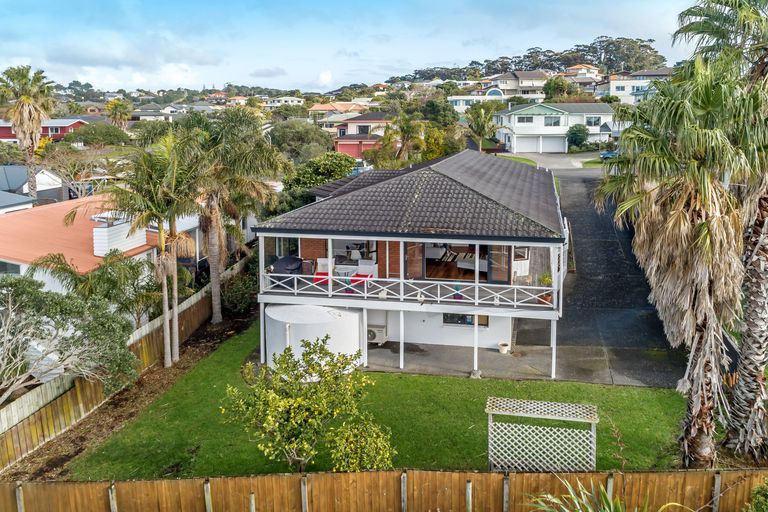 Photo of property in 8 Castaway Place, Gulf Harbour, Whangaparaoa, 0930