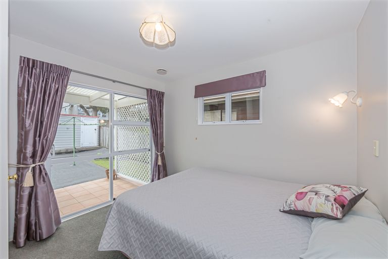 Photo of property in 2/26 Elliott Avenue, Bayview, Auckland, 0629