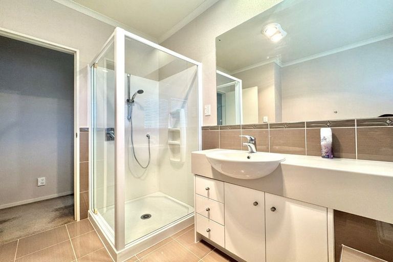 Photo of property in 54 Stranraer Crescent, Wattle Downs, Auckland, 2103