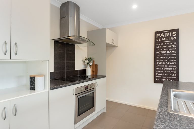 Photo of property in 31 Bateleur Close, Welcome Bay, Tauranga, 3112