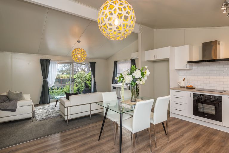 Photo of property in 652c Barbadoes Street, Edgeware, Christchurch, 8013