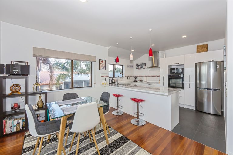 Photo of property in 8 Castaway Place, Gulf Harbour, Whangaparaoa, 0930