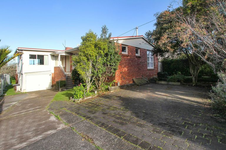 Photo of property in 1 Coronation Road, Hillcrest, Auckland, 0627