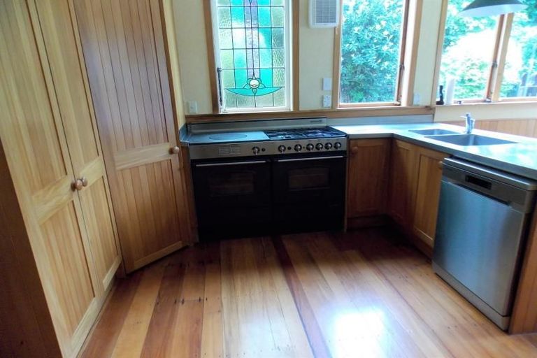 Photo of property in 24 Sefton Street, Wadestown, Wellington, 6012