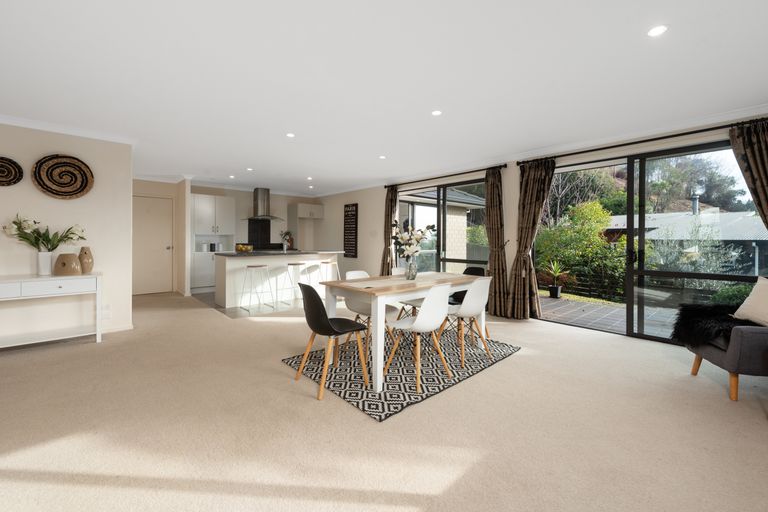 Photo of property in 31 Bateleur Close, Welcome Bay, Tauranga, 3112