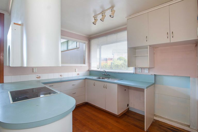 Photo of property in 1 Coronation Road, Hillcrest, Auckland, 0627