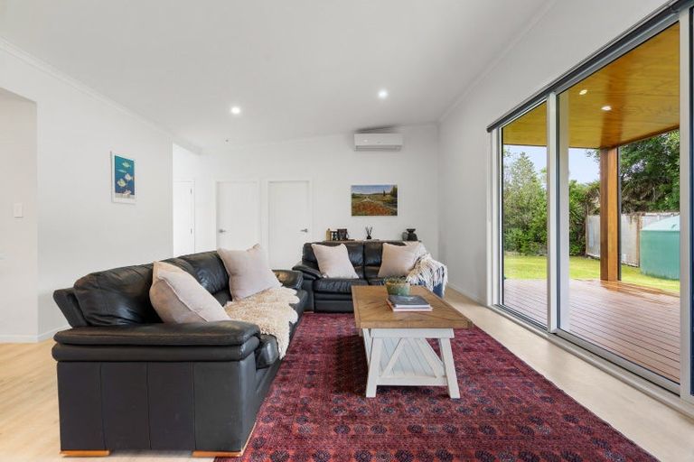 Photo of property in 6 Rhona Place, Mahia, 4198