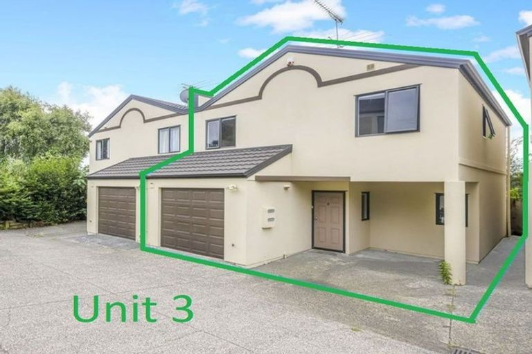 Photo of property in 3/2 Sunnydale Place, Oteha, Auckland, 0632