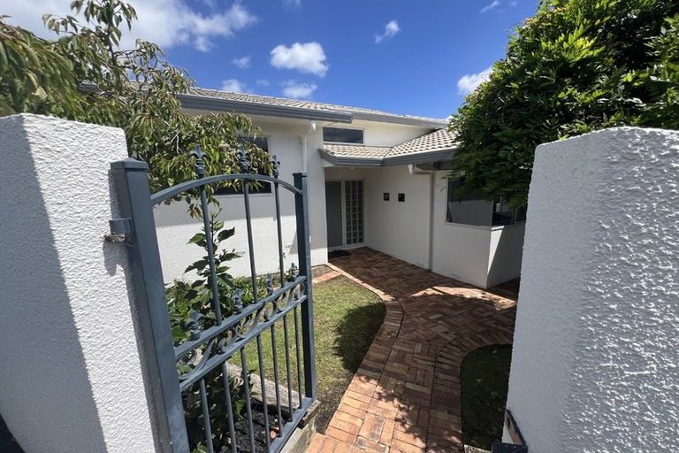 Photo of property in 17a Beach Road, Manly, Whangaparaoa, 0930