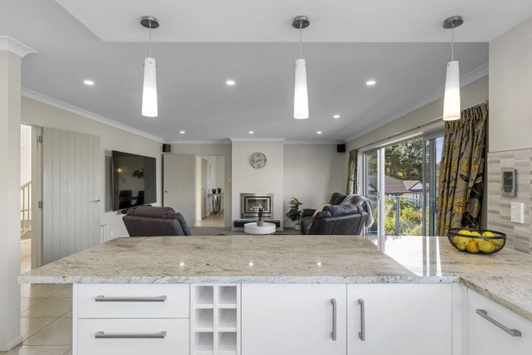 Photo of property in 34 Arahiwi Grove, Tirohanga, Lower Hutt, 5010