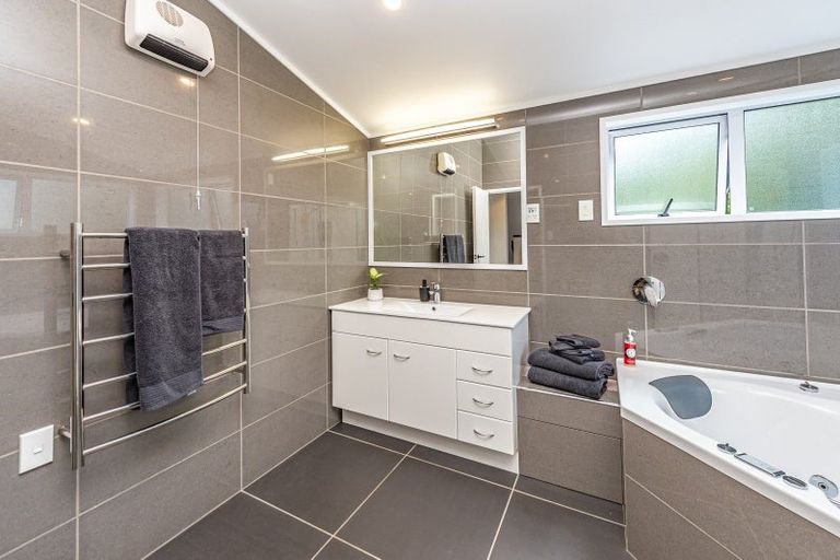 Photo of property in 6 Monowai Place, Aramoho, Whanganui, 4500