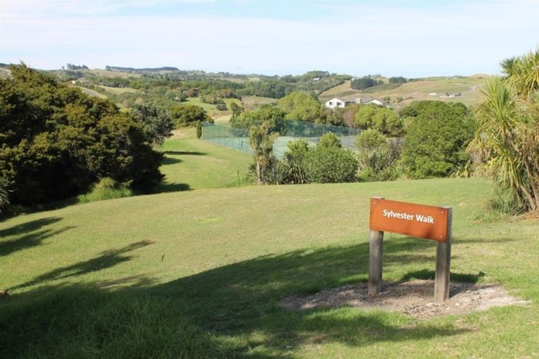 Photo of property in 144 Takahoa Drive, Kaiwaka, 0573