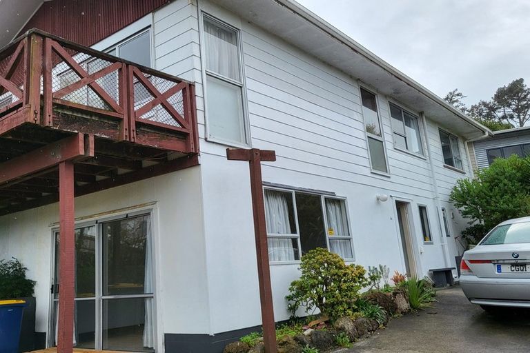 Photo of property in 64 Lavery Place, Sunnynook, Auckland, 0632