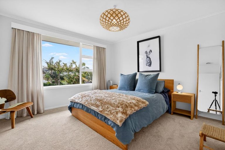 Photo of property in 2/35 Rangitoto Terrace, Milford, Auckland, 0620