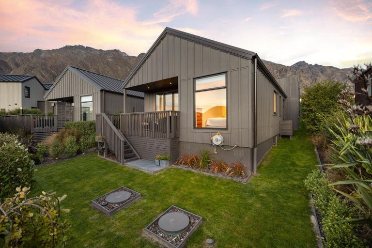 Photo of property in 5a Glenelg Lane, Jacks Point, 9371