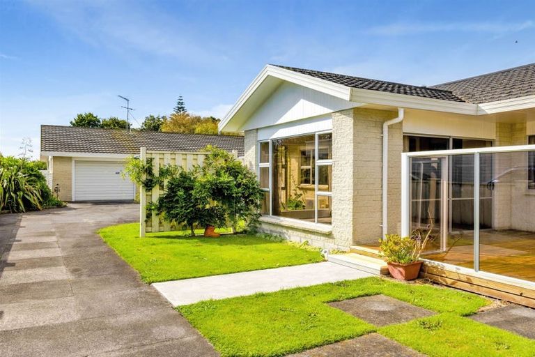 Photo of property in 18 George Street, Hawera, 4610