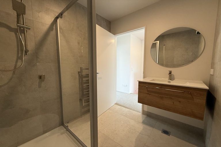 Photo of property in 88 Holly Road, St Albans, Christchurch, 8014