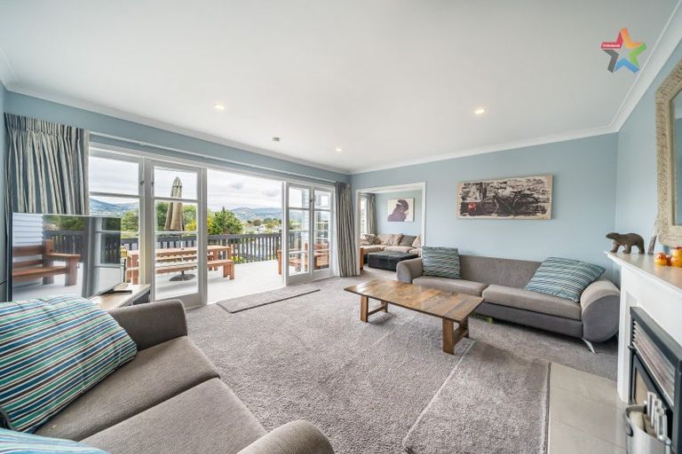 Photo of property in 27 Wyndrum Avenue, Waterloo, Lower Hutt, 5011