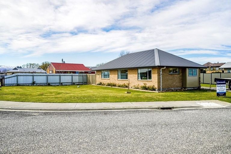 Photo of property in 2 Half Time Close, Omakau, 9376