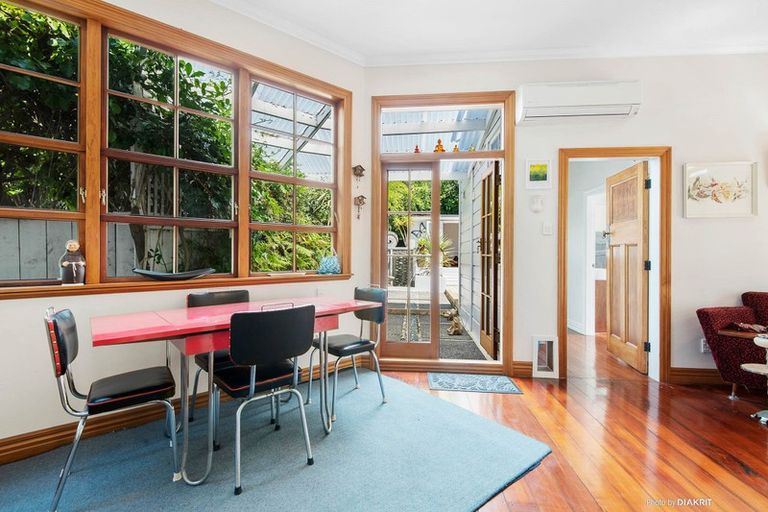 Photo of property in 12 Manley Terrace, Newtown, Wellington, 6021