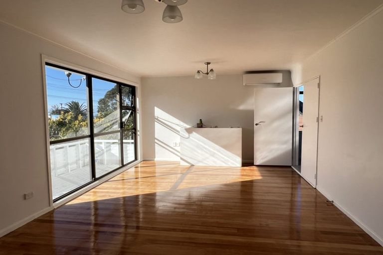 Photo of property in 708 East Coast Road, Pinehill, Auckland, 0632