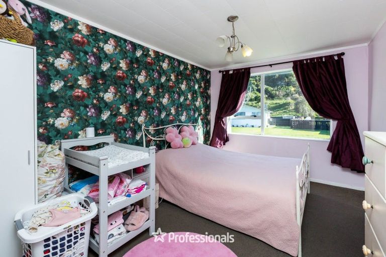 Photo of property in 2/6 Indiana Grove, Totara Park, Upper Hutt, 5018