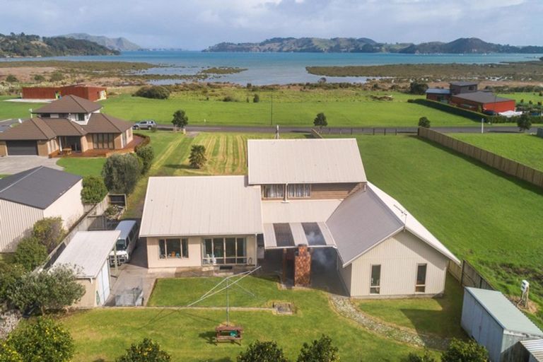 Photo of property in 13 Koromiko Drive, Coromandel, 3506