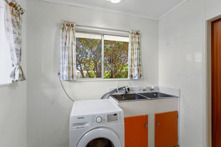 Photo of property in 44 Toi Street, Otaki Beach, Otaki, 5512