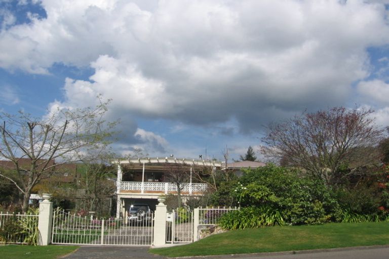 Photo of property in 18 Selwyn Road, Lynmore, Rotorua, 3010