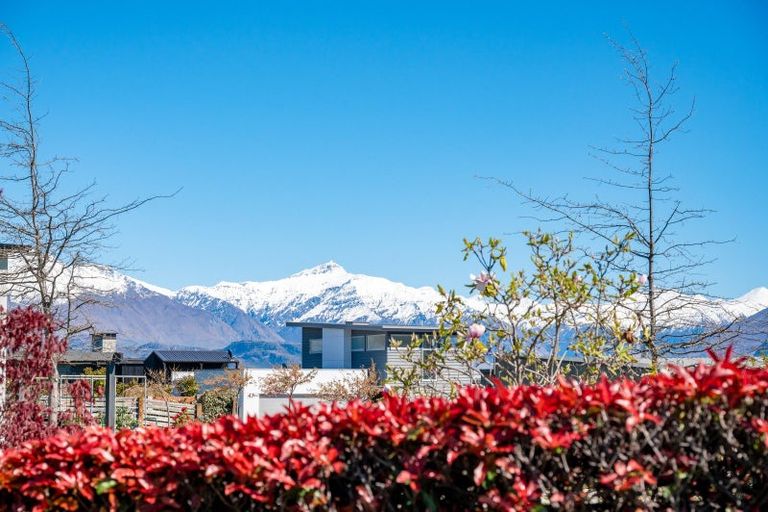 Photo of property in 4 Sunnyside Lane, Wanaka, 9305