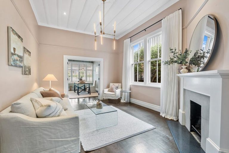 Photo of property in 1/2 Calliope Road, Devonport, Auckland, 0624