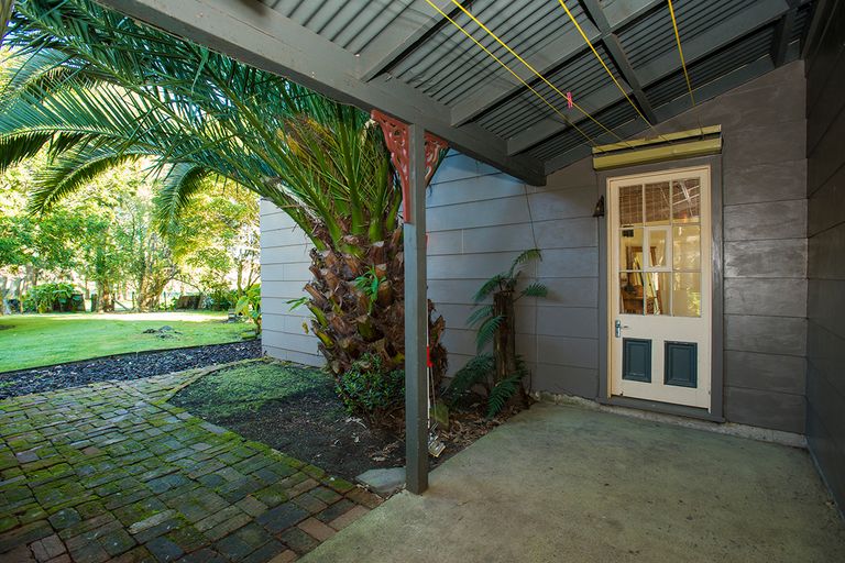 Photo of property in 13 Rangiuia Road, Tolaga Bay, 4077