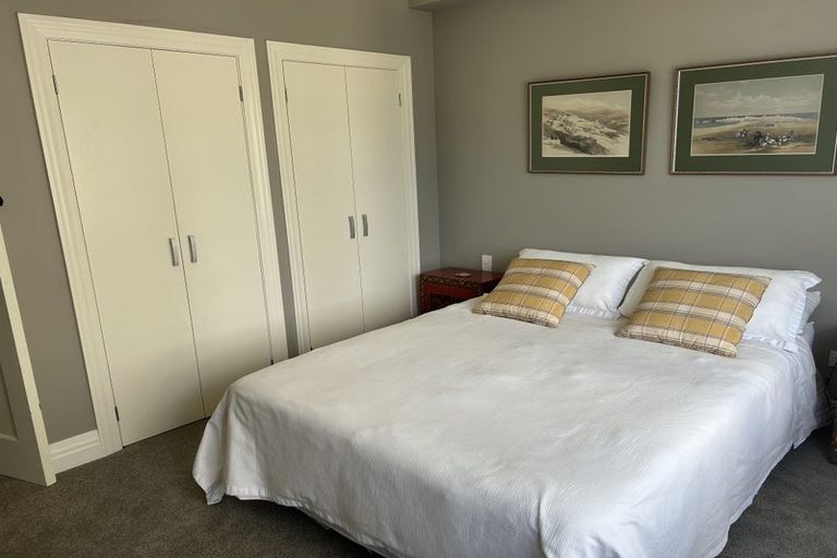 Photo of property in Sunhaven Flats, 262 Oriental Parade, Oriental Bay, Wellington, 6011