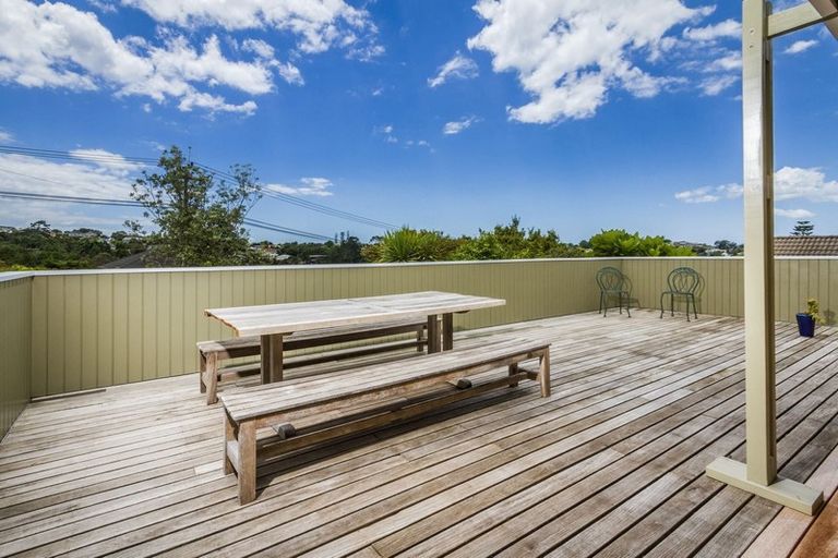 Photo of property in 51 Gladstone Road, Northcote, Auckland, 0627