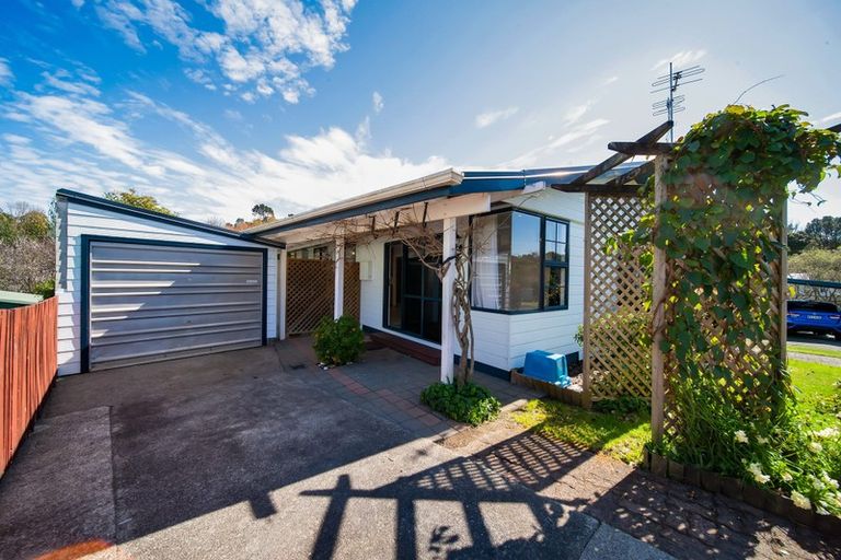Photo of property in 13 Vancouver Place, Marfell, New Plymouth, 4310