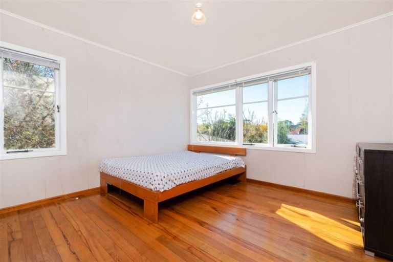 Photo of property in 7 Beaufield Lane, Te Atatu Peninsula, Auckland, 0610