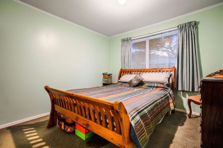 Photo of property in 61 Sunline Avenue, Massey, Auckland, 0614