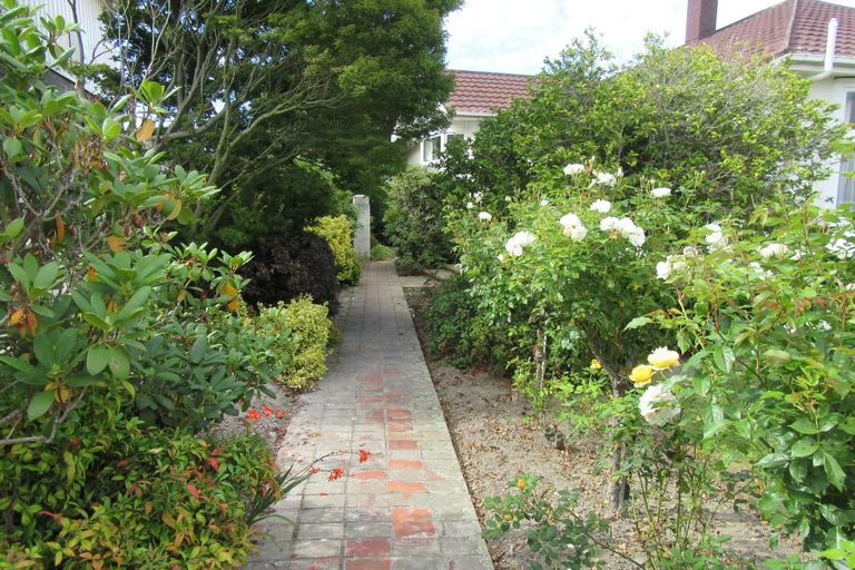 Photo of property in 33 Rhodes Street, Waimate, 7924