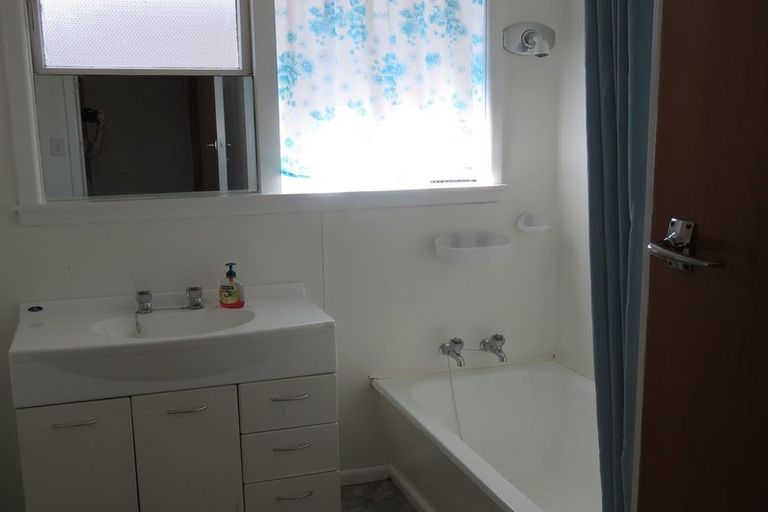 Photo of property in 64 Staveley Street, Avonhead, Christchurch, 8042