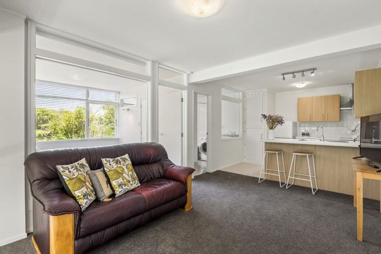Photo of property in 53 Parr Terrace, Castor Bay, Auckland, 0620