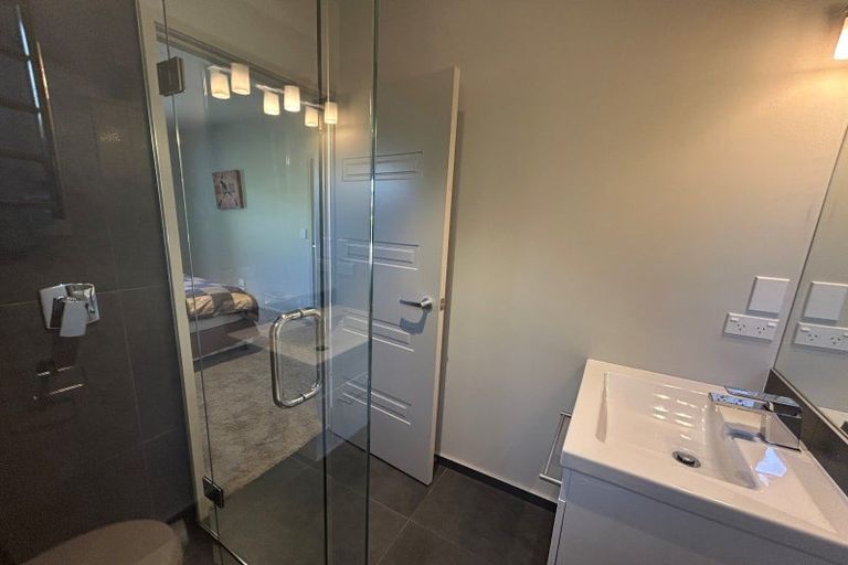 Photo of property in 1 Valley Crescent, Wanaka, 9305