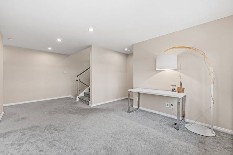 Photo of property in 11 Matisse Drive, West Harbour, Auckland, 0618