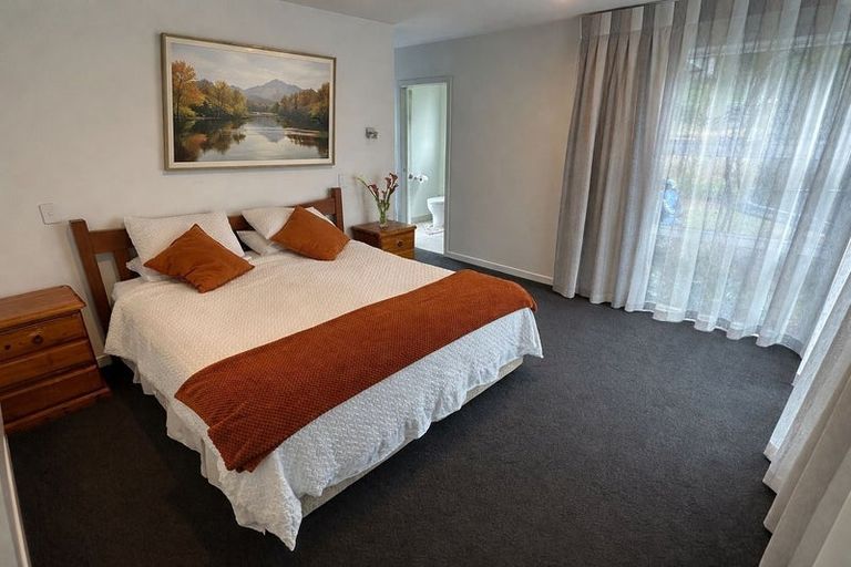 Photo of property in 12 Lochinvar Lane, Acacia Bay, Taupo, 3385