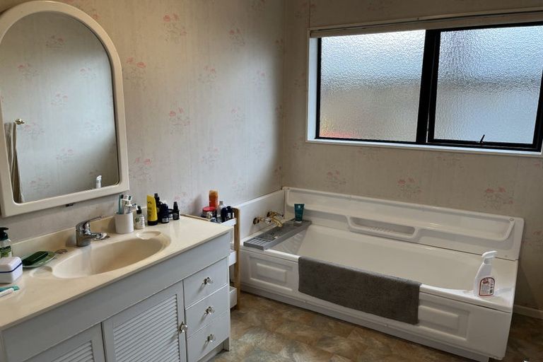 Photo of property in 9c Saint Olpherts Avenue, Hamilton East, Hamilton, 3216