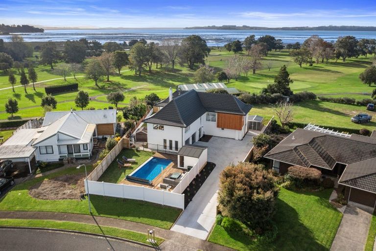 Photo of property in 61 Links View Drive, Omokoroa, 3114