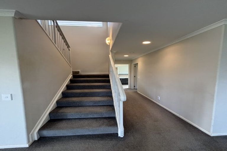 Photo of property in 1 Pickaberry Avenue, Karaka, Papakura, 2113