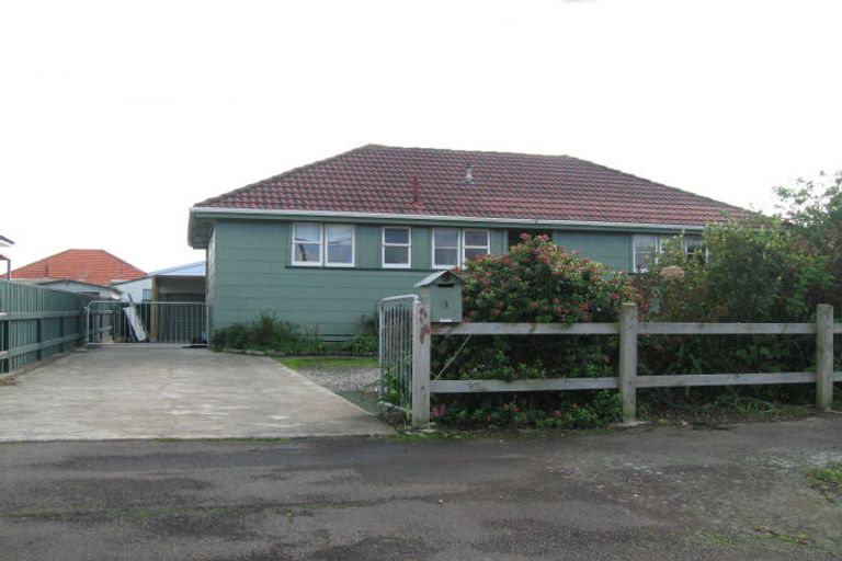 Photo of property in 5 Bristol Crescent, Roslyn, Palmerston North, 4414