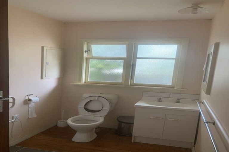 Photo of property in 130 Yaldhurst Road, Sockburn, Christchurch, 8042